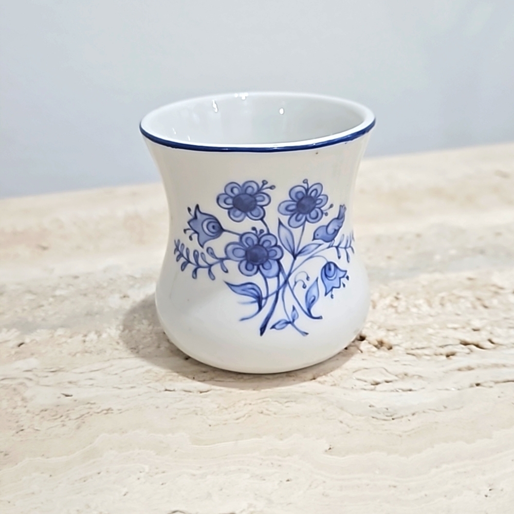 Vintage blue and white vessel cup